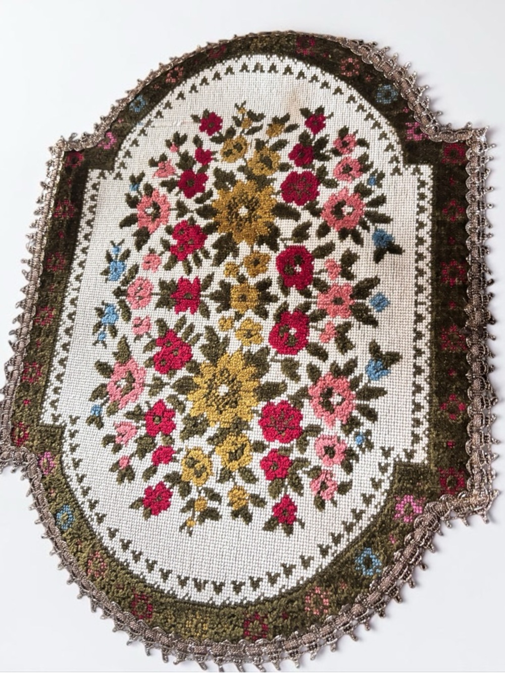 Vintage Floral Needlepoint Table Runner Lace Trim